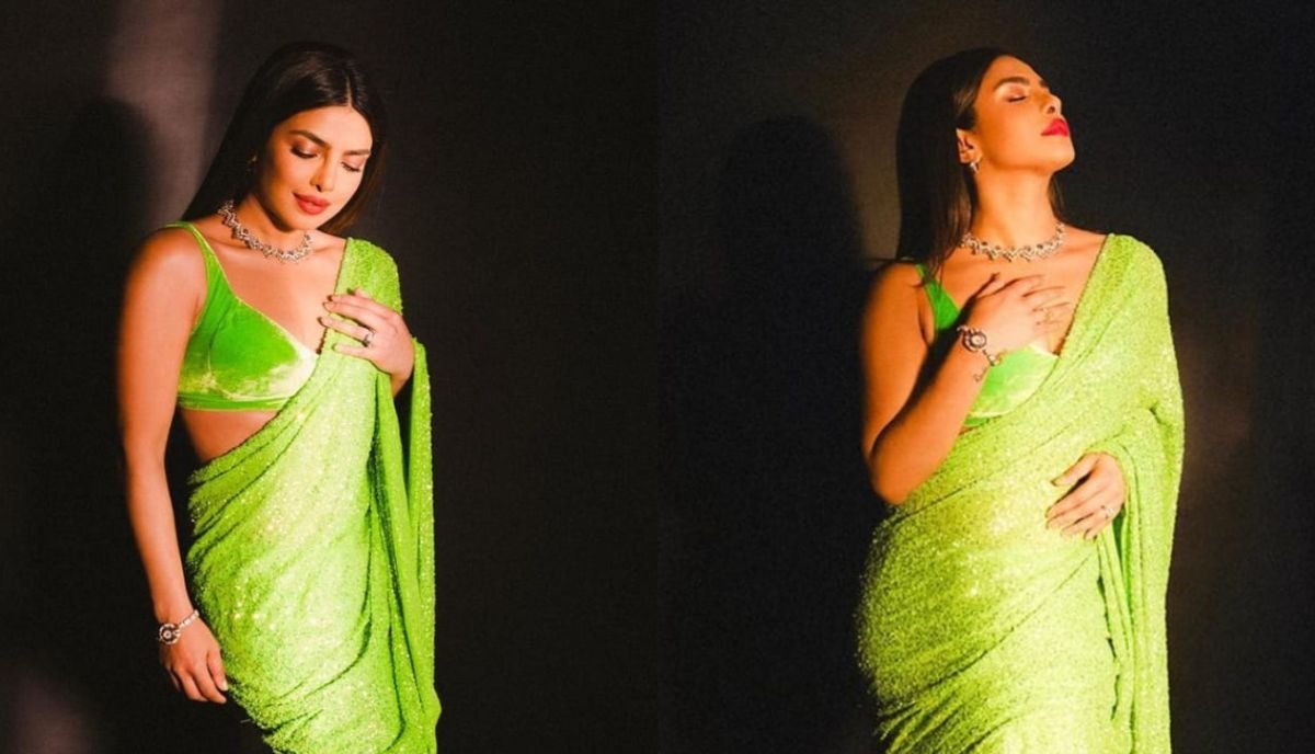 Hot desi girl Priyanka Chopra became Maina wearing a green saree and stole the hearts of fans.
